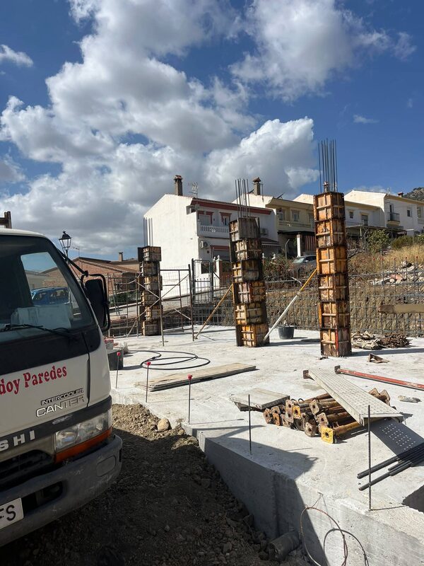 Formwork columns and our own machinery
